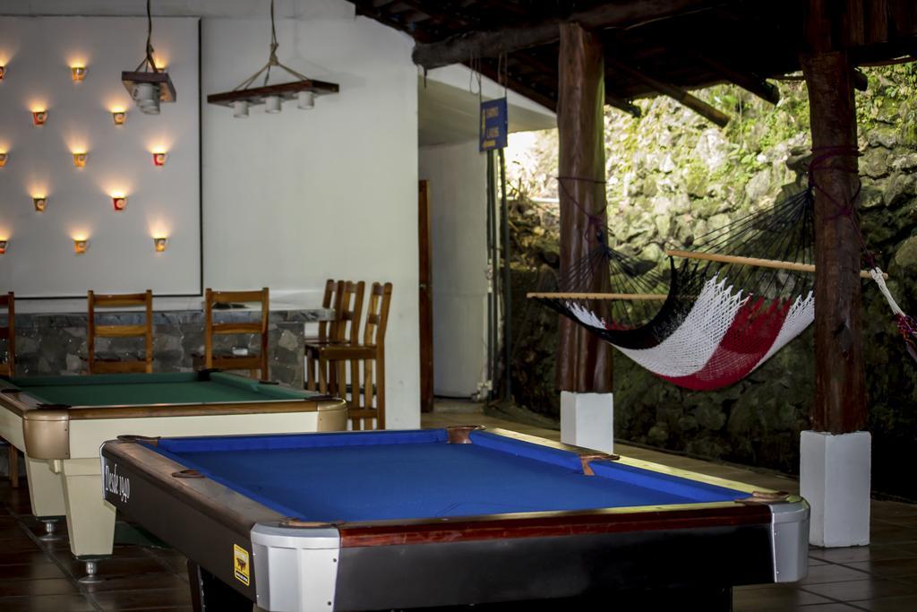 Manuel Antonio Hostel Resort Exterior photo