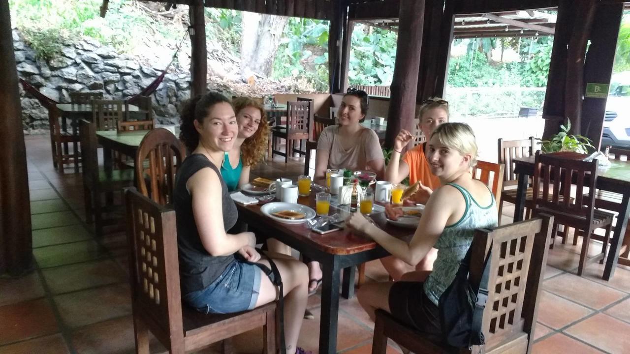 Manuel Antonio Hostel Resort Exterior photo